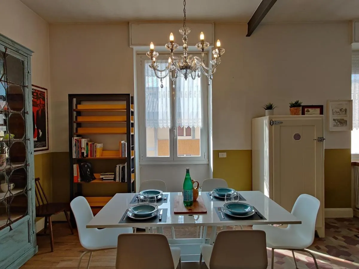 Elegante Trilocale A Milano Apartment