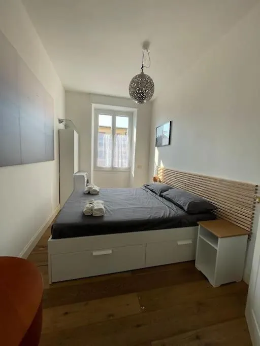 Elegante Trilocale A Milano Apartment Italy